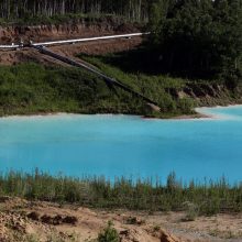 Dėl pramonės atliekų sąvartyno ežero vaizdų internautai negaili sveikatos