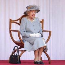 Prezidentas pasveikino britų karalienę: palinkėjo tvirtos sveikatos
