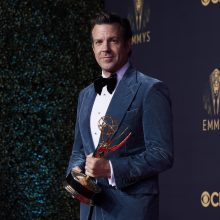 „Emmy“ ceremonijoje – „Netflix“ „Karūnos“ ir „Karalienės gambito“ triumfas