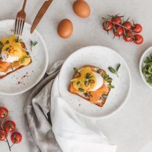 Trys skrebučių su kiaušiniais idėjos lėtiems savaitgalio pusryčiams