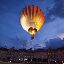 Prancūzų cirko ekstremalai iš Vingio parko pakils oro balionu