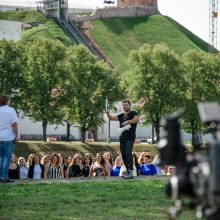 Į eterį grįžta plius dydžio modelių šou: merginos vyks į egzotišką užsienio šalį