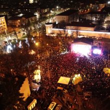 Tauragėje įžiebta žaliaskarė: įspūdingu šou prasidėjo šventinių renginių maratonas