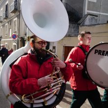 Orkestras „Ąžuolynas“ siaurose gatvelėse surengė koncertus ir budino italus