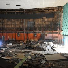 Panevėžio „Garso“ kino teatras pradedamas griauti ruošiantis naujo menų centro statyboms