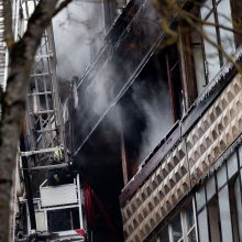 Draudikai: dideli gaisrai daugiabučiuose skatina gyventojus drausti būstus