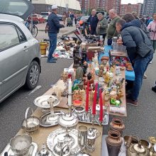 Klaipėdoje – miesto bagažinių turgus: kai kurias prekes buvo galima gauti už malonią šypseną