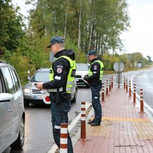 Kauno policijos pareigūnai atkreipė vairuotojų dėmesį į laukinius žvėrelius