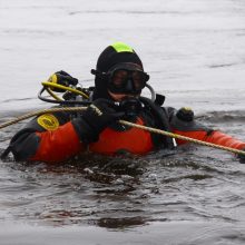 Artimiesiems – siaubinga žinia: Klaipėdoje narai iš vandens ištraukė mirusį vyrą
