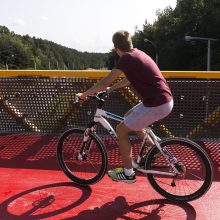 Sostinėje atidarytas naujas pėsčiųjų ir dviračių viadukas