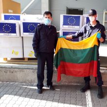 Rumunijos atsiųsta respiratorių siunta papildys medicinos rezervą 