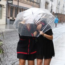 Nepamirškite pasiimti skėčių: į Lietuvą atslinks lietingesni orai