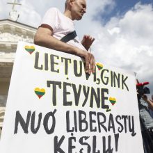 Tarp eitynių „Lietuvių gyvybės svarbios“ dalyvių – ir pagarsėjusi mokytoja