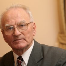 Mirė buvęs Vilniaus pedagoginio instituto rektorius, istorikas J. Aničas
