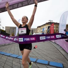 Kilnaus tikslo „Pink Run“ bėgime varžėsi olimpiečiai, surinkta parama – rekordinė