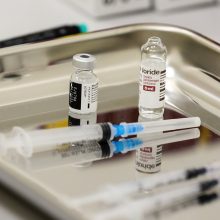 Į Lietuvą pristatyta daugiau nei 100 tūkst. „BioNTech ir Pfizer“ vakcinos dozių