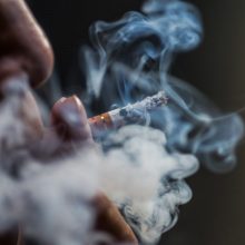Kaune įsidarbinęs palestinietis nukentėjo per neeilinį įvykį darbovietės rūkomajame