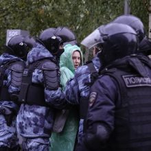 JT reiškia susirūpinimą dėl tūkstančių sulaikytųjų per protestus Rusijoje
