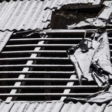 Kauno rajone – tragiškas krytis nuo stogo: medikai konstatavo vyro mirtį 