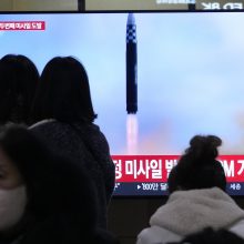 Seulas: Šiaurės Korėja paleido neidentifikuotą balistinę raketą
