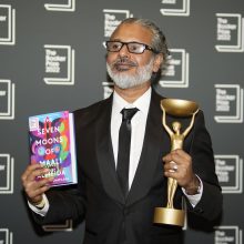 Šri Lankos rašytojas Sh. Karunatilaka pelnė „Booker“ premiją 