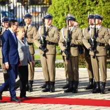 A. Merkel lankosi karo reparacijų reikalaujančioje Lenkijoje