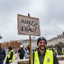 Per protestus Prancūzijoje nukentėjo apie 50 žmonių