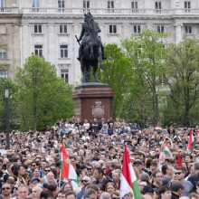 Vengrijoje dešimtys tūkstančių žmonių protestavo prieš V. Orbaną
