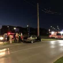 Daugiau detalių apie BMW smūgį į stulpą Kaune: vairuotojo praeitis – spalvinga