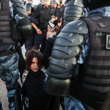 Maskvoje sulaikyto opozicionieriaus advokatas: protestai tęsis net ir be lyderių