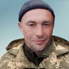 Skelbiama, kad galutinai patvirtinta po žodžių „Šlovė Ukrainai“ sušaudyto kario tapatybė 