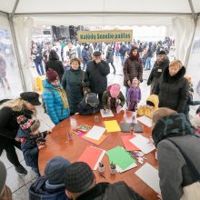 Puošnioji eglė į sostinę atviliojo net šešis Kalėdų Senelius 