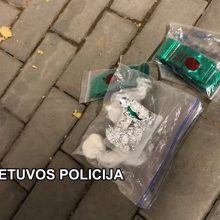Klaipėdos pareigūnai sulaikė keturis su narkotikų platinimu susijusius asmenis