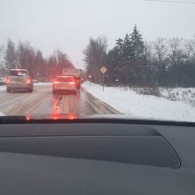Po smarkaus snygio – vairuotojai neviltyje: Vilniuje situaciją sunkina ir pasipylusios avarijos