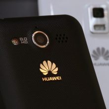 Lietuvos įmonės stebi situaciją dėl „Huawei“: koks bus telefonų likimas?
