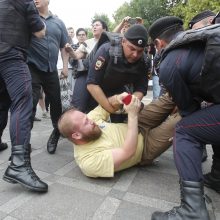 Maskvoje sulaikyta per 400 protestuotojų, tarp jų – ir A. Navalnas