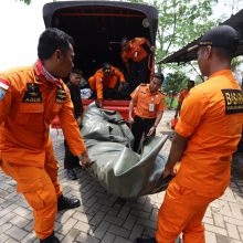 Prie Indonezijos krantų sudužo lėktuvas: manoma, kad žuvo visi jame buvę žmonės