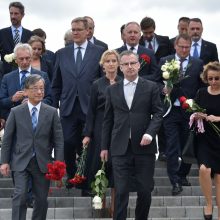 Europos šalių atstovybių Baltarusijoje vadovai Minske pagerbė protestuotojo atminimą