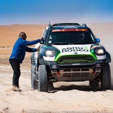 Aštuntajame Dakaro etape trys lietuvių ekipažai finišavo dvidešimtuke