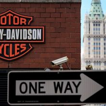D. Trumpas sukritikavo „Harley-Davidson“, besidairantį, kur iš JAV perkelti gamybą