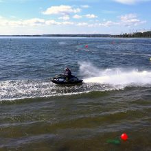 Vandens motociklų lenktynininkai sezono pusiaukelę pasitiko Elektrėnų mariose