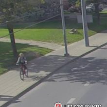 Vilniuje dviratininkas sužalojo pėsčiąją: gal atpažįstate šį įtariamąjį?