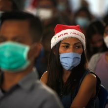 Kalėdų džiaugsmą temdo pandemijos šešėlis: kaip švenčia pasaulio gyventojai?
