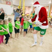 300 vaikų šėlo tradicinėje „Futboliuko Kalėdų“ šventėje Vilniuje