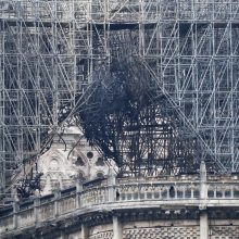 Prie Paryžiaus Dievo Motinos katedros gali būti pastatyta laikina medinė šventykla
