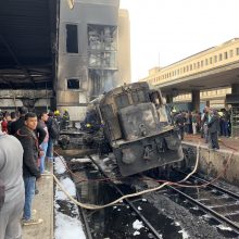 Kairo traukinių stotyje per susidūrimą žuvusių žmonių skaičius išaugo iki 25