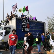 Londone ketvirtą dieną iš eilės vyksta protestai prieš klimato kaitą