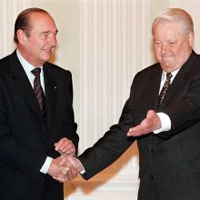 Mirė buvęs Prancūzijos prezidentas J. Chirackas