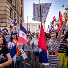 Prancūzijoje tęsiasi demonstracijos prieš COVID-19 apribojimus