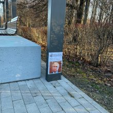Kaune – iškalbingi plakatai: „Leisk savo šuniukui apšlapinti diktatorių“